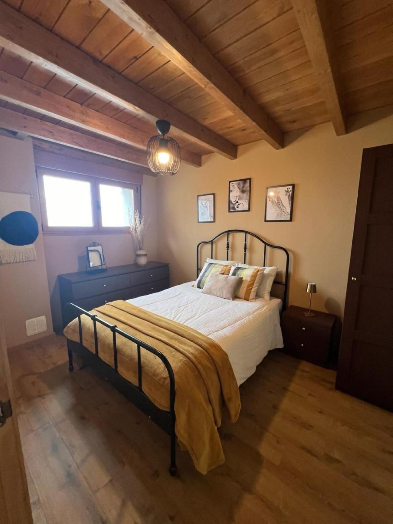 Вілла Casa Moises En Bimenes Екстер'єр фото