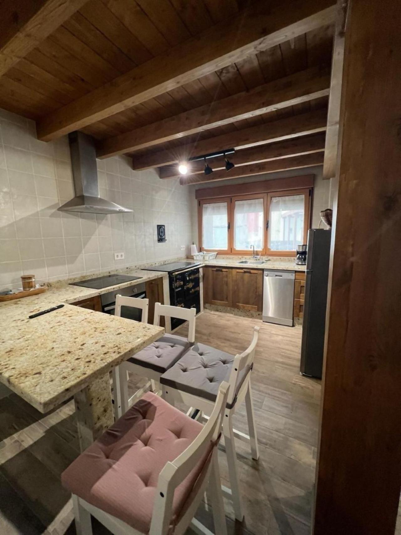Вілла Casa Moises En Bimenes Екстер'єр фото
